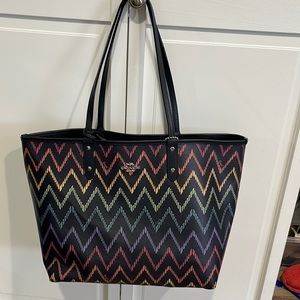 Medium Coach Leather Tote- Great condition!